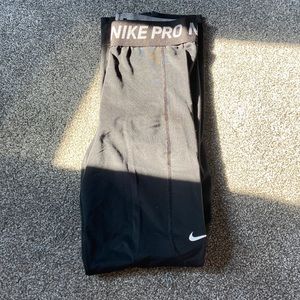 Black Nike pro leggings